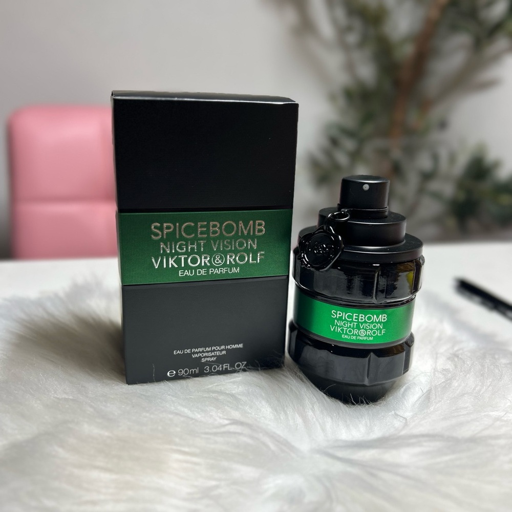 Viktor & Rolf Spicebomb Night Vision Eau de Parfum – Green & Black